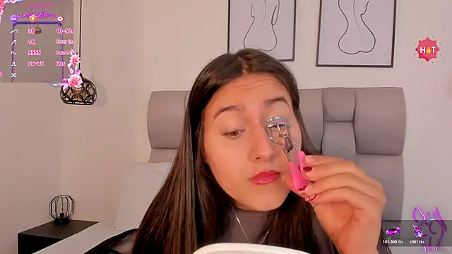 Snapshot of Hanna_Evans__ chatting on 23, 11, 2025 Hanna Evans online show from 23, 11, 2025