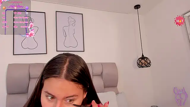 Snapshot of Hanna_Evans__ chatting on 24, 11, 2025 Hanna Evans online show from 24, 11, 2025