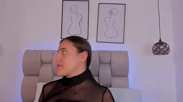 Snapshot of Hanna_Evans__ chatting on 28, 11, 2025 Hanna Evans online show from 28, 11, 2025