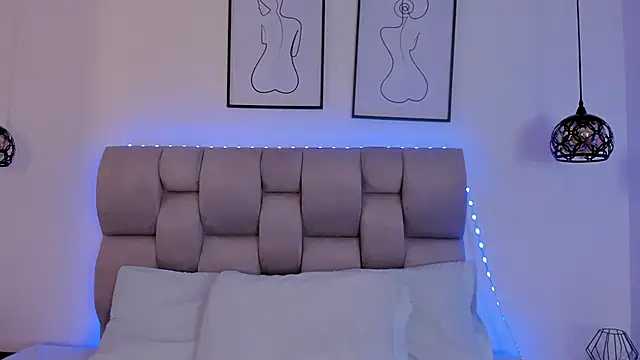 Snapshot of Hanna_Evans__ chatting on 5, 12, 2025 Hanna Evans online show from 5, 12, 2025