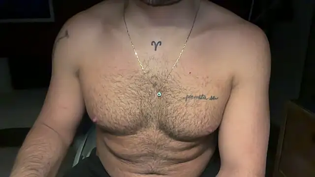 Snapshot of TopRaw3 chatting on 15, 12, 2025 TopRaw3 online show from 15, 12, 2025