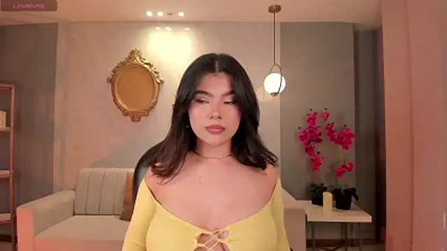 Snapshot of CandaseRussell chatting on 9, 10, 2025 CandaseRussell online show from 9, 10, 2025