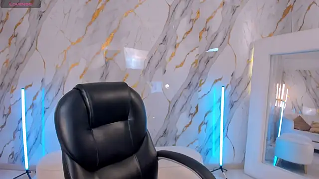 Snapshot of CandaseRussell chatting on 26, 11, 2025 CandaseRussell online show from 26, 11, 2025