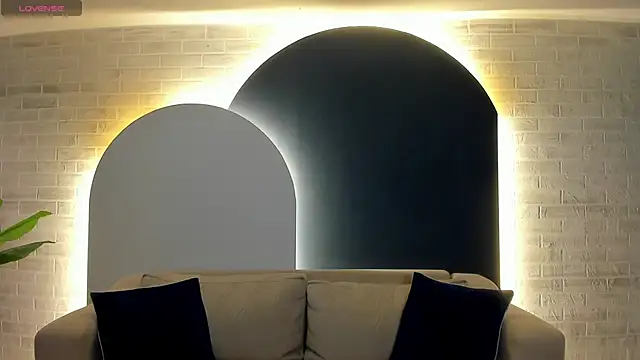 Snapshot of MaiaCollins chatting on 19, 12, 2025 MaiaCollins online show from 19, 12, 2025