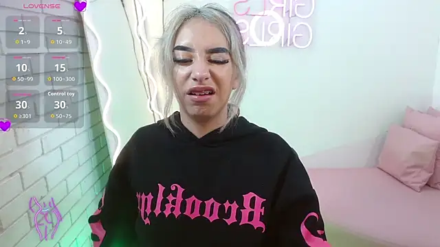 Malory tay1 online show from 16, 11, 2025