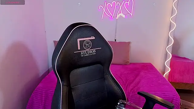 Malory tay1 online show from 24, 11, 2025