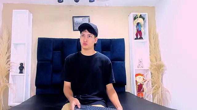 Jhojan twink online show from 1, 10, 2025