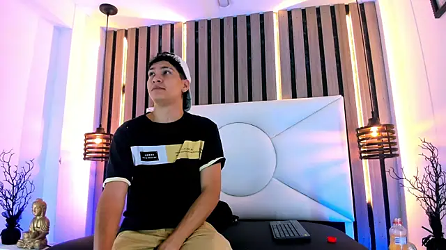 Jhojan twink online show from 1, 11, 2025