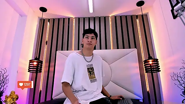 Jhojan twink online show from 19, 11, 2025