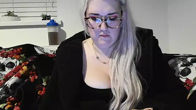 Snapshot of Sizzling_Indie36 chatting on 11, 9, 2025 Sizzling Indie36 online show from 11, 9, 2025