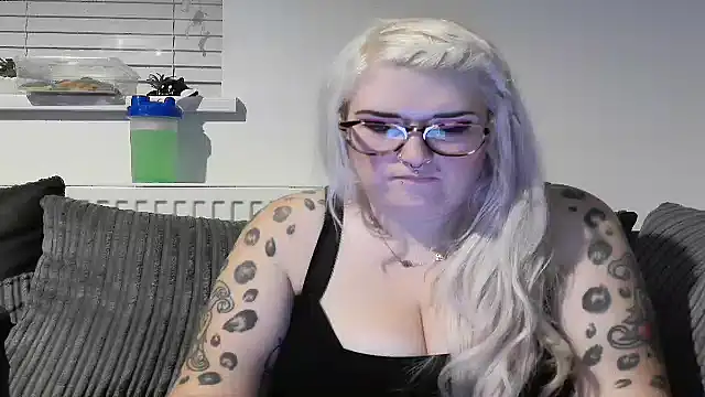 Snapshot of Sizzling_Indie36 chatting on 18, 9, 2025 Sizzling Indie36 online show from 18, 9, 2025