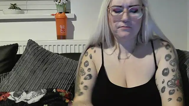 Snapshot of Sizzling_Indie36 chatting on 30, 9, 2025 Sizzling Indie36 online show from 30, 9, 2025