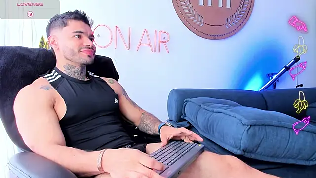 thiagoferrari2 online show from 23, 10, 2025