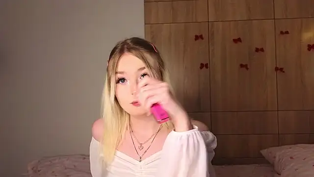 minigirl online show from 1, 3, 2026