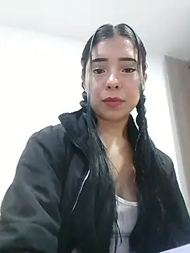 Emilybutterfly1 online show from 25, 9, 2025