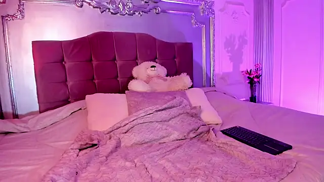 KatianPierce online show from 22, 10, 2025