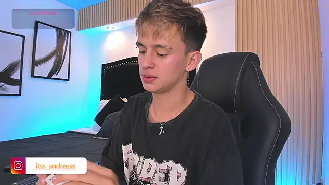 LiamWildx20 online show from 23, 7, 2026
