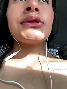 Snapshot of andrea_gomes_ chatting on 4, 10, 2025 andrea gomes online show from 4, 10, 2025