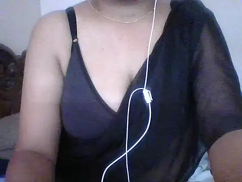 Snapshot of snehashreyatamil chatting on 30, 10, 2025 snehashreyatamil online show from 30, 10, 2025