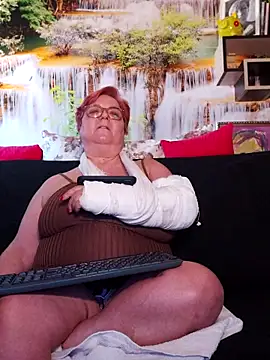 QueenPammy1 online show from 5, 3, 2025