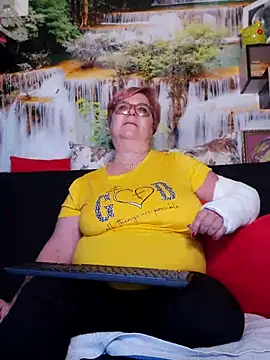 QueenPammy1 online show from 9, 3, 2025