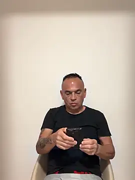 Snapshot of mateocali25 chatting on 25, 5, 2026 mateocali25 online show from 25, 5, 2026