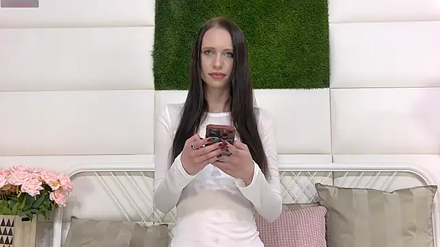 Snapshot of TaraHarris chatting on 27, 4, 2026 TaraHarris online show from 27, 4, 2026