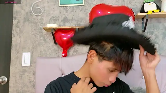 Ethan Westt online show from 17, 2, 2026