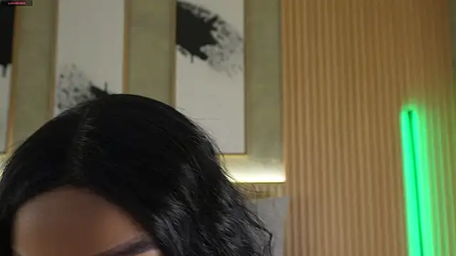 mia lacy  online show from 15, 4, 2026