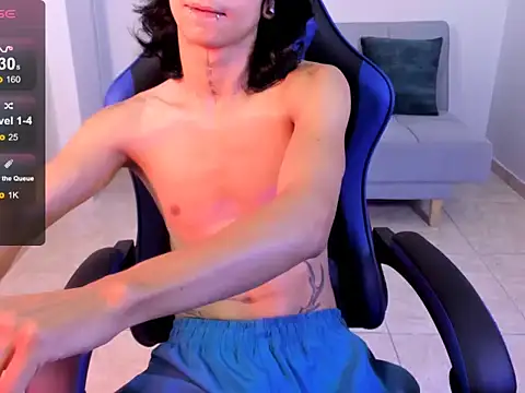 Snapshot of leoaddams22 chatting on 9, 10, 2025 leoaddams22 online show from 9, 10, 2025