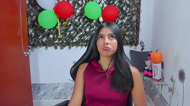 Sarahbrowm  online show from 28, 10, 2025