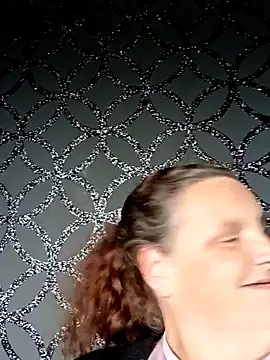 MissQueenBeex online show from 4, 10, 2025