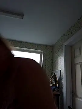 MissQueenBeex online show from 19, 4, 2026