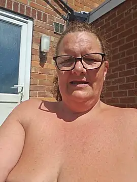 MissQueenBeex online show from 21, 6, 2026