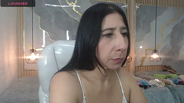 nei girl online show from 26, 10, 2025