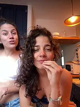 Amapola0411 online show from 18, 3, 2025