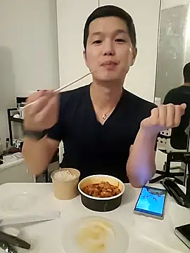 Snapshot of woonee827372 chatting on 10, 9, 2025 woonee827372 online show from 10, 9, 2025