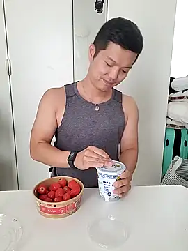 Snapshot of woonee827372 chatting on 4, 10, 2025 woonee827372 online show from 4, 10, 2025