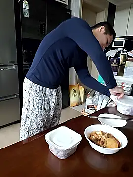 Snapshot of woonee827372 chatting on 14, 11, 2025 woonee827372 online show from 14, 11, 2025