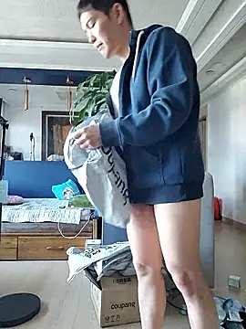 Snapshot of woonee827372 chatting on 3, 12, 2025 woonee827372 online show from 3, 12, 2025