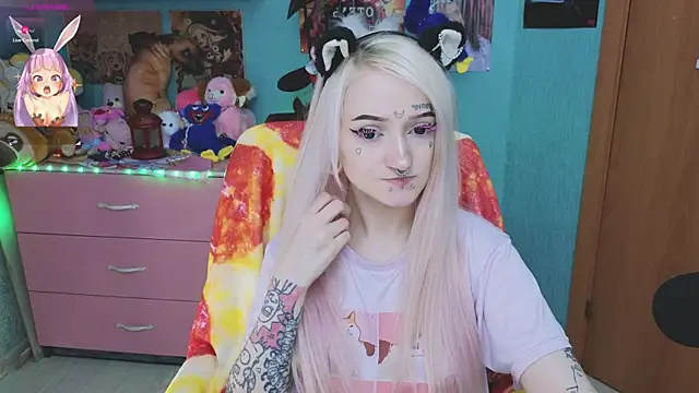 Snapshot of Manuela_unicorn chatting on 13, 11, 2025 Manuela unicorn online show from 13, 11, 2025