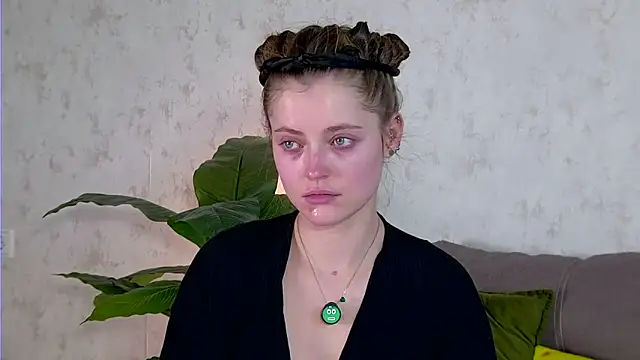 Snapshot of AshleyD_ chatting on 4, 10, 2025 AshleyD online show from 4, 10, 2025