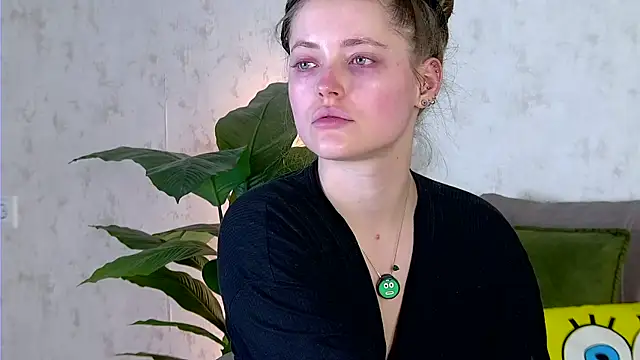 Snapshot of AshleyD_ chatting on 4, 12, 2025 AshleyD online show from 4, 12, 2025