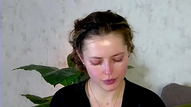 Snapshot of AshleyD_ chatting on 5, 12, 2025 AshleyD online show from 5, 12, 2025