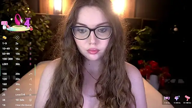Snapshot of LuxSopphia chatting on 6, 7, 2026 LuxSopphia online show from 6, 7, 2026