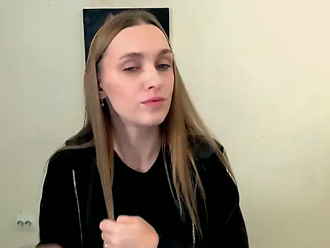 Snapshot of Doll_Angelina chatting on 9, 10, 2025 Doll Angelina online show from 9, 10, 2025
