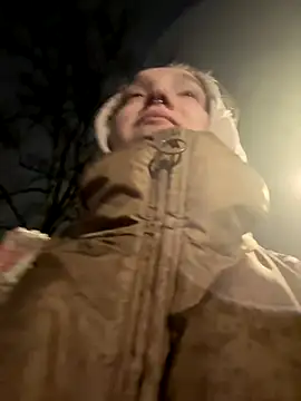 Snapshot of bambi_lu chatting on 4, 12, 2025 bambi lu online show from 4, 12, 2025