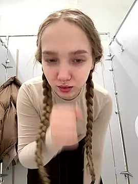 Snapshot of bambi_lu chatting on 8, 1, 2026 bambi lu online show from 8, 1, 2026