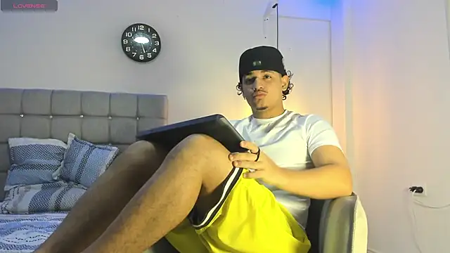 samxx muscle online show from 3, 10, 2025