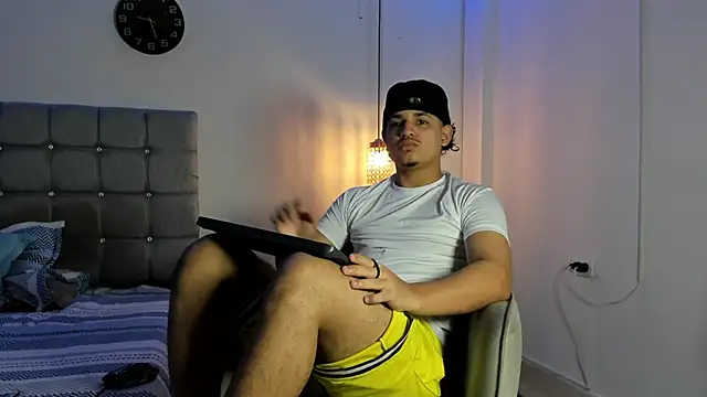 samxx muscle online show from 4, 10, 2025